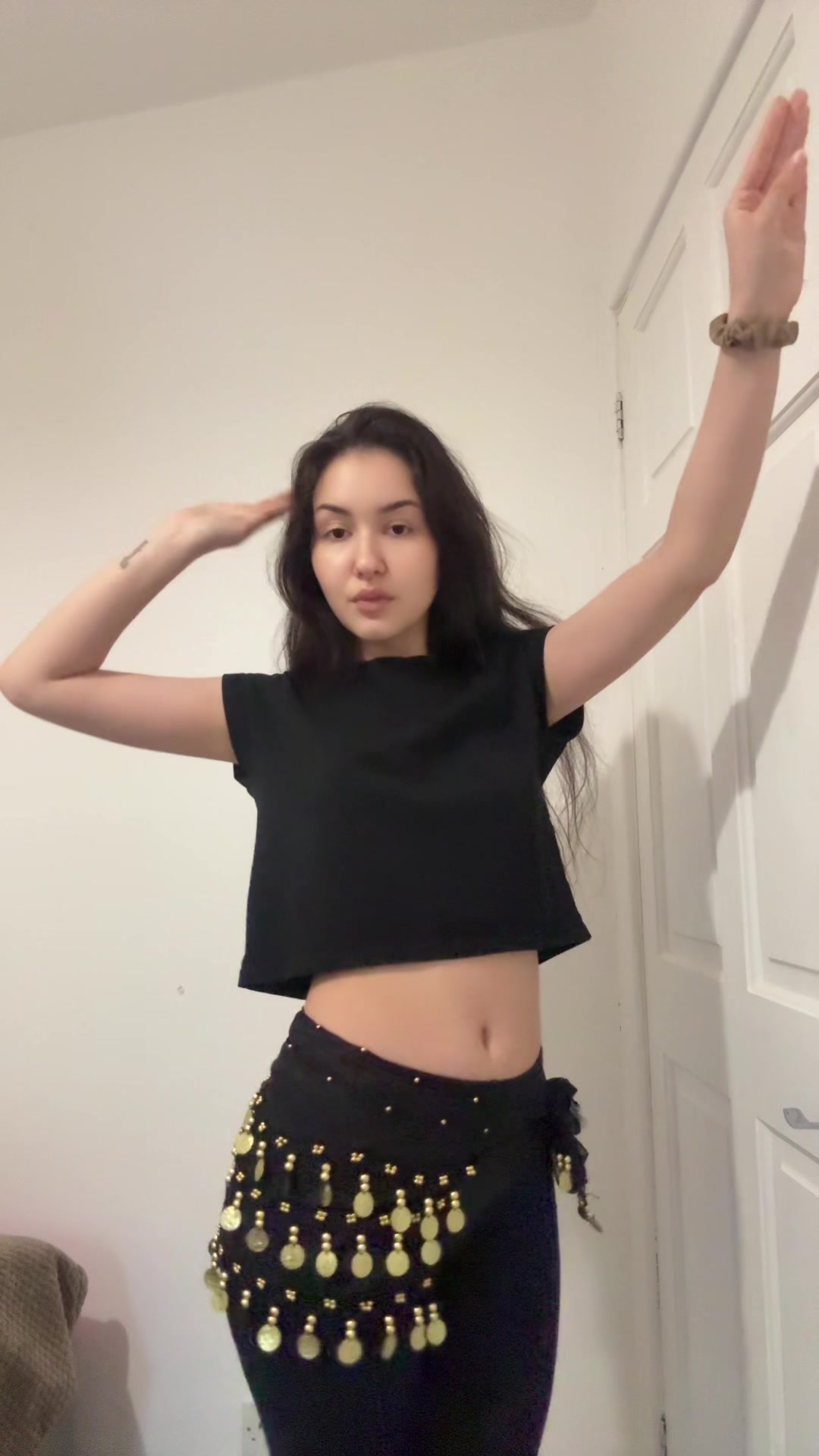 @lolabellydance