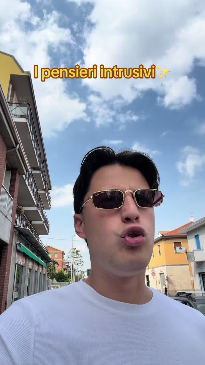 @AleCossari_