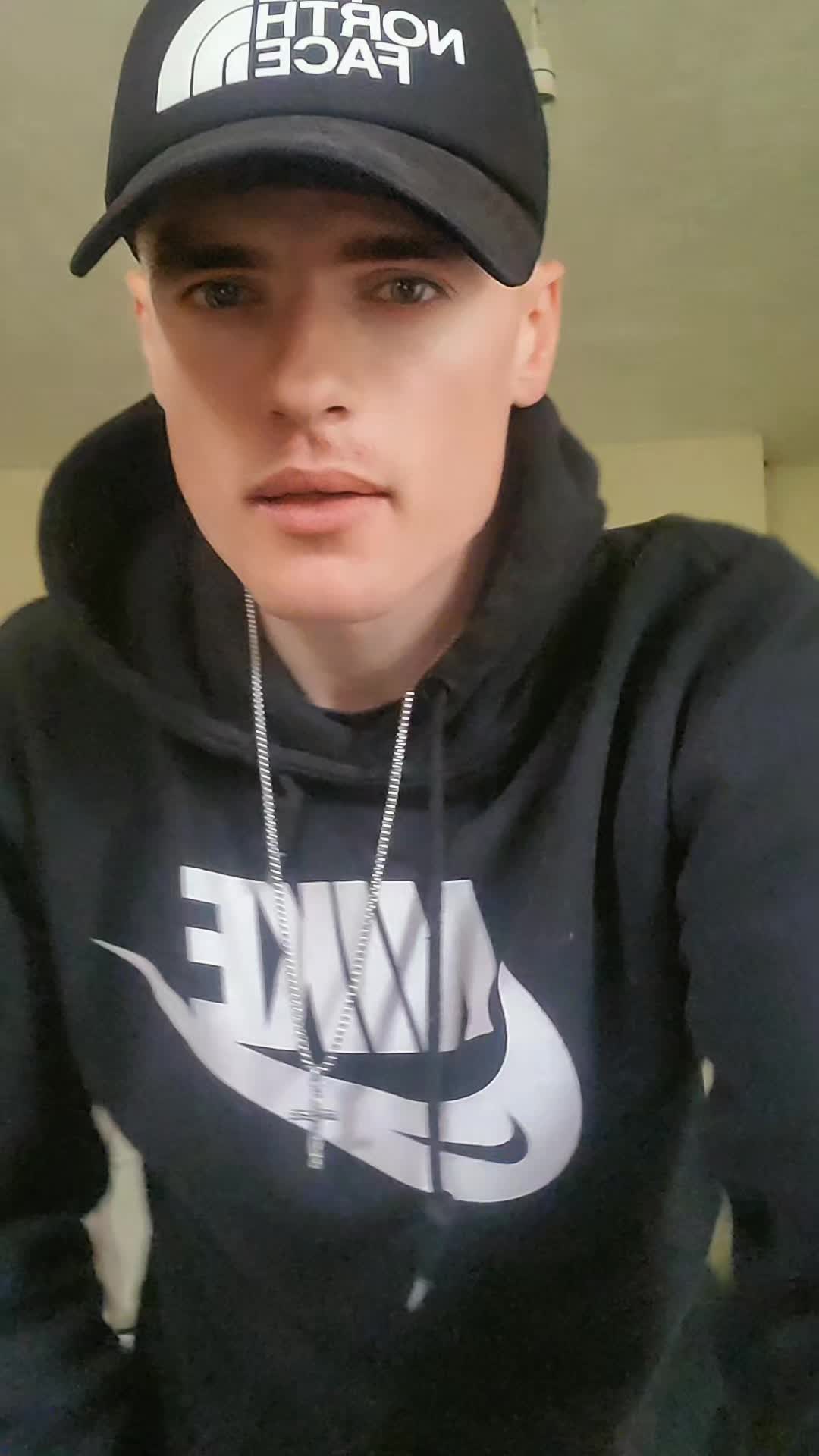 @justamanwithhat1