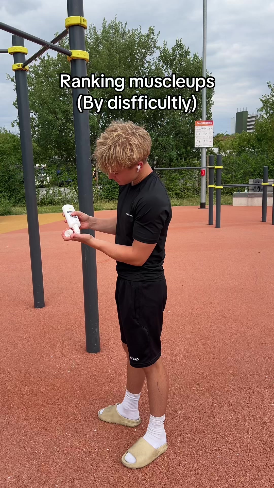 @levistatics