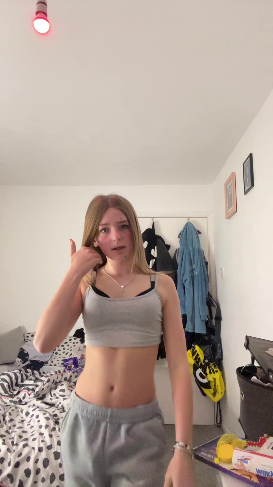 @𝐜𝐨𝐧𝐧𝐢𝐞💸