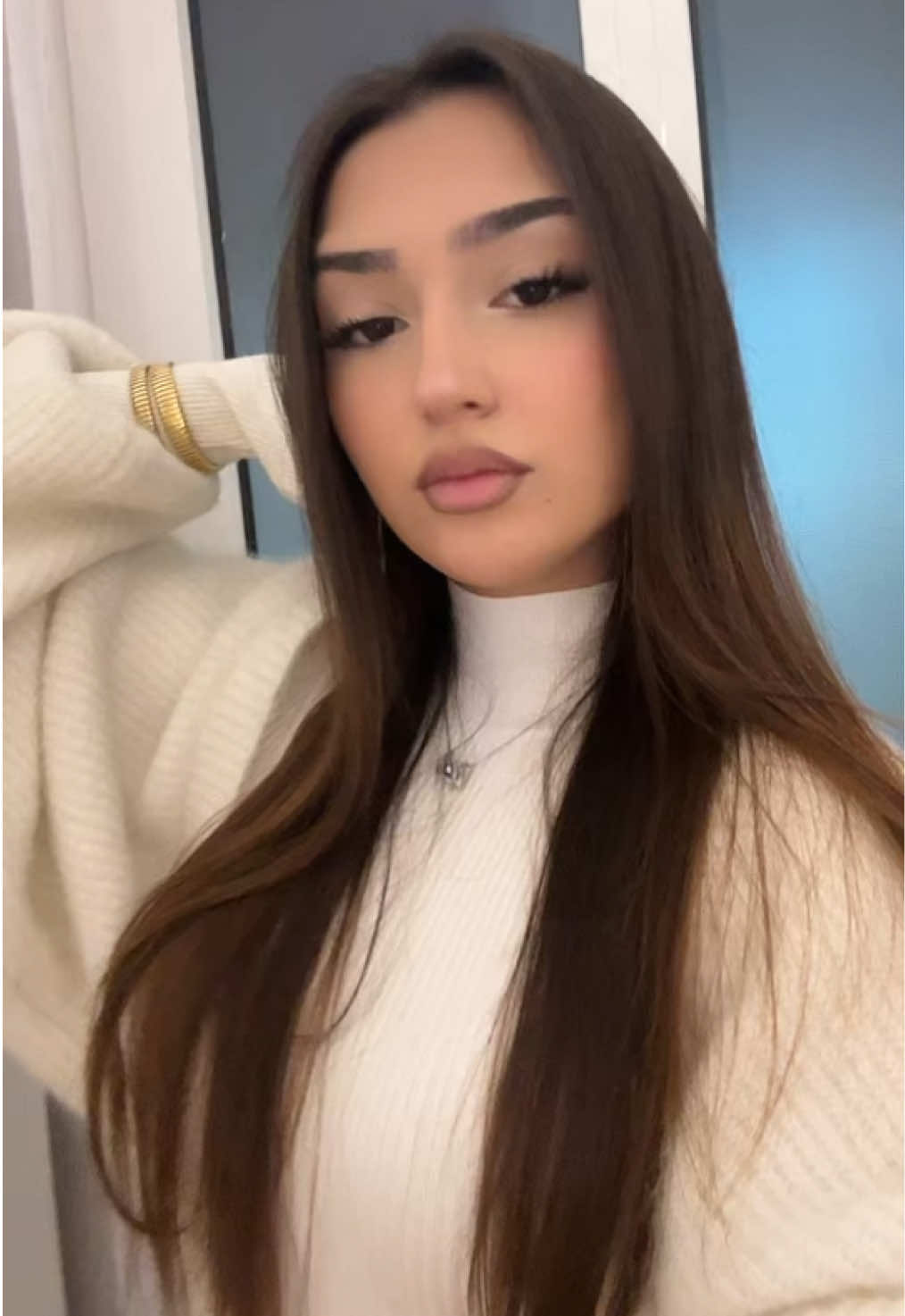 @𝐘