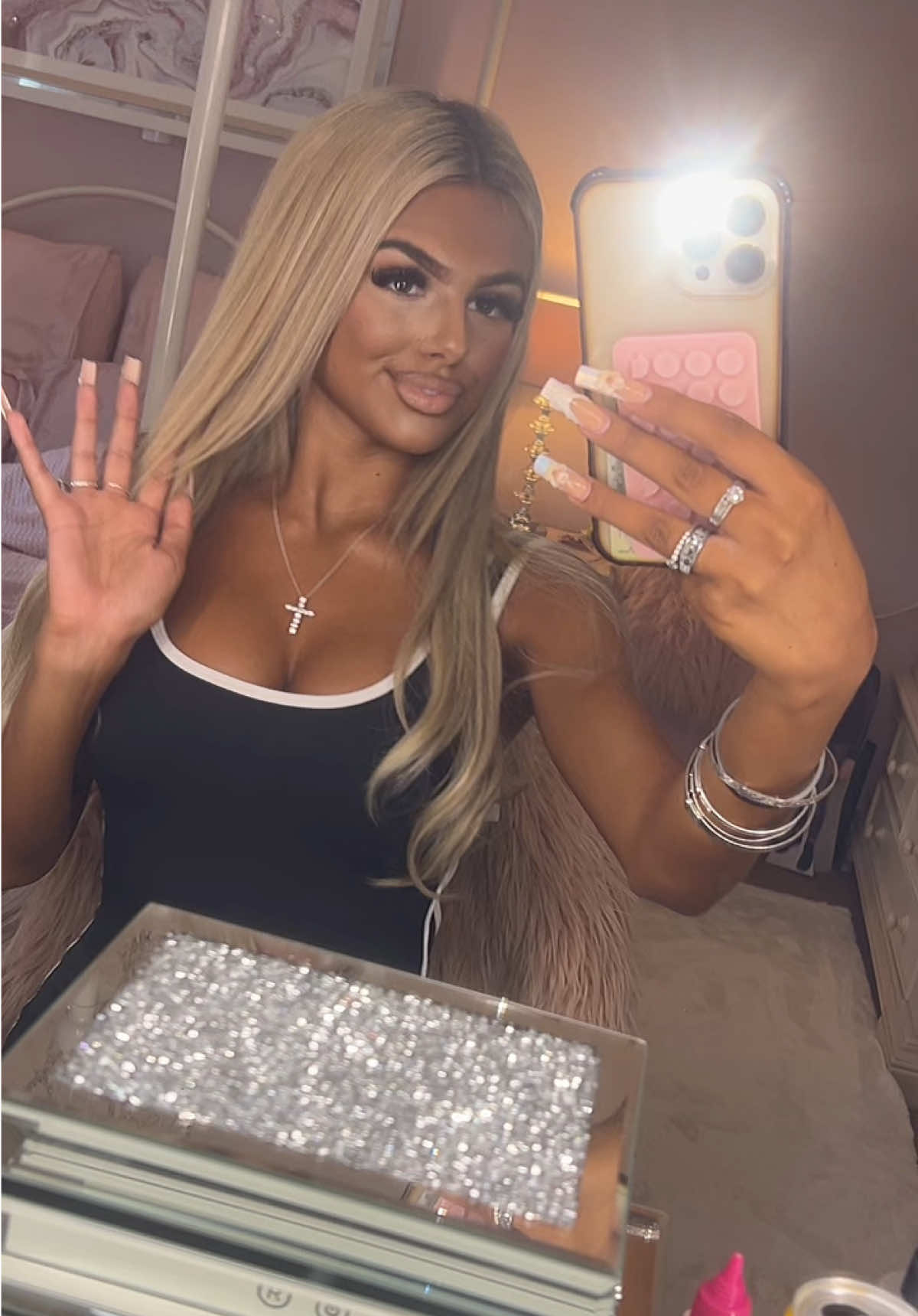 @Isabella ✰