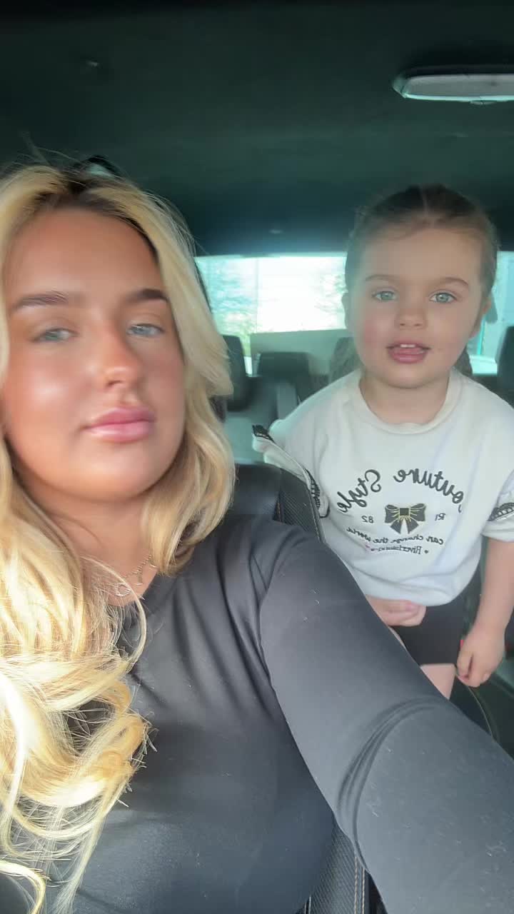 @daniellekelly