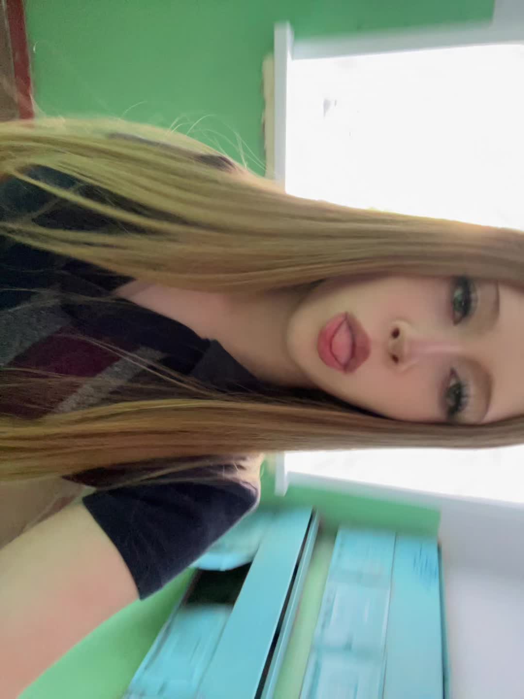 @🖤