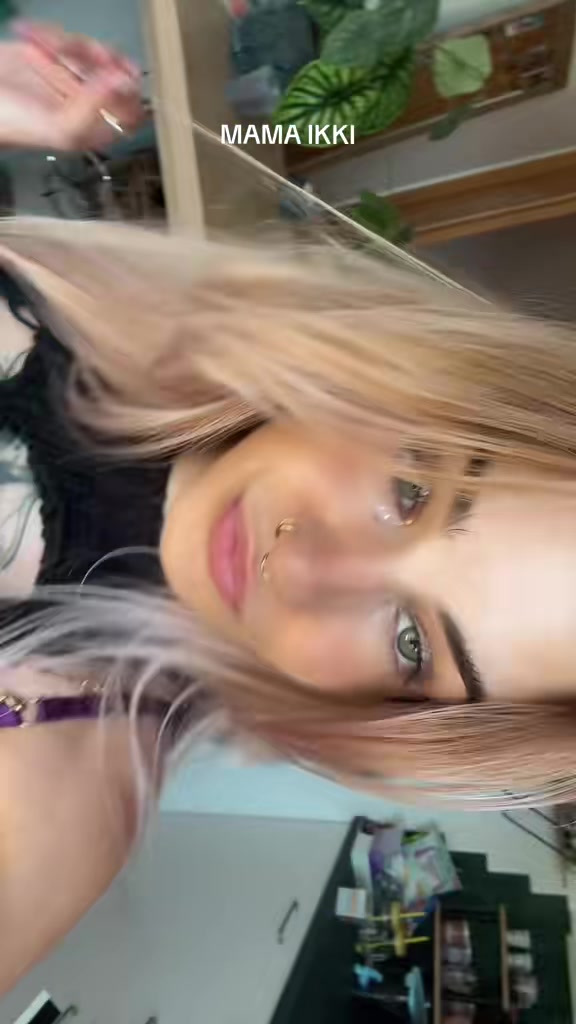 @laura