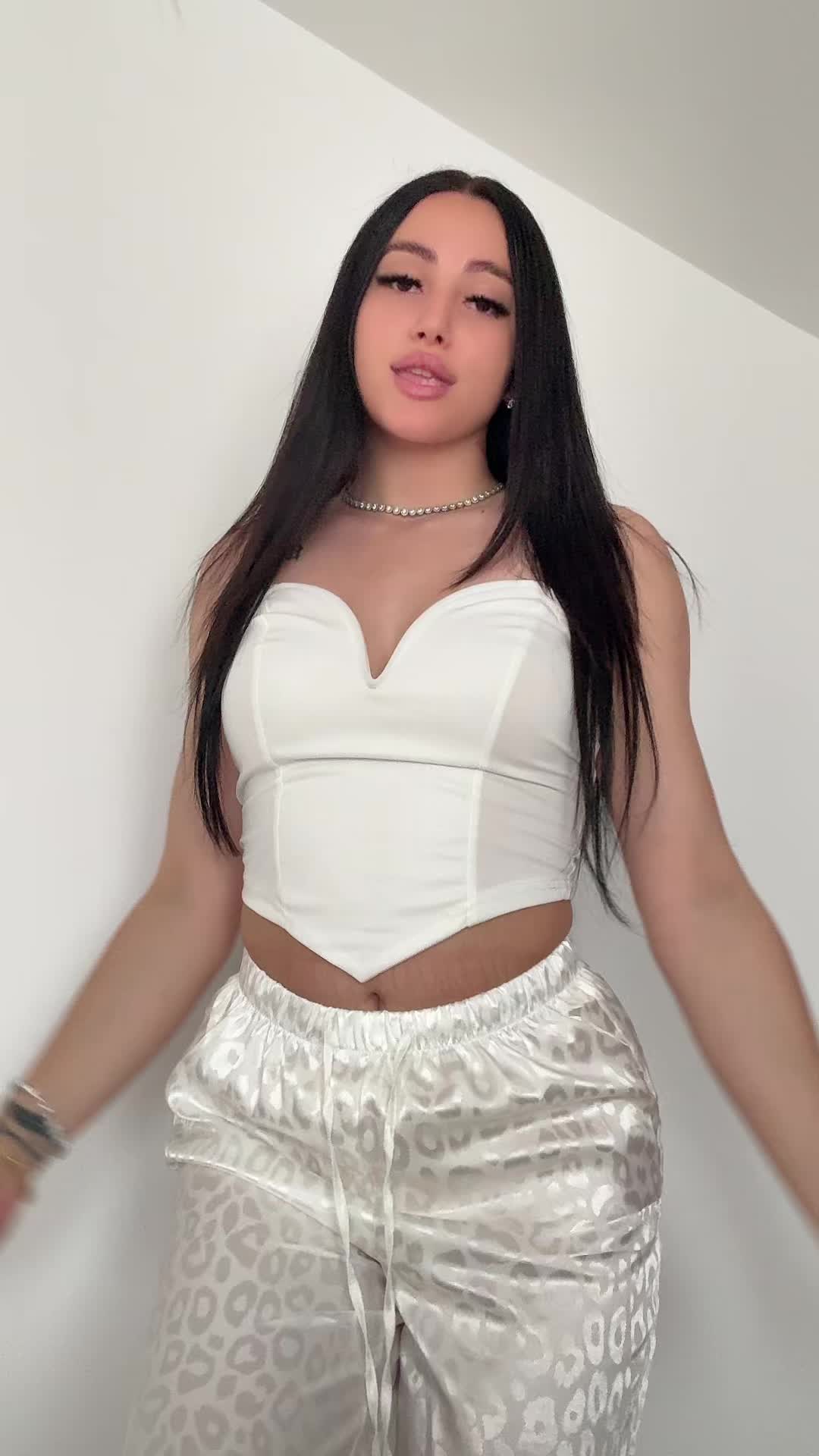 @𝓓𝓸𝓭𝓮 𝓥𝓲𝓿𝓲𝓮𝓷𝓷✨