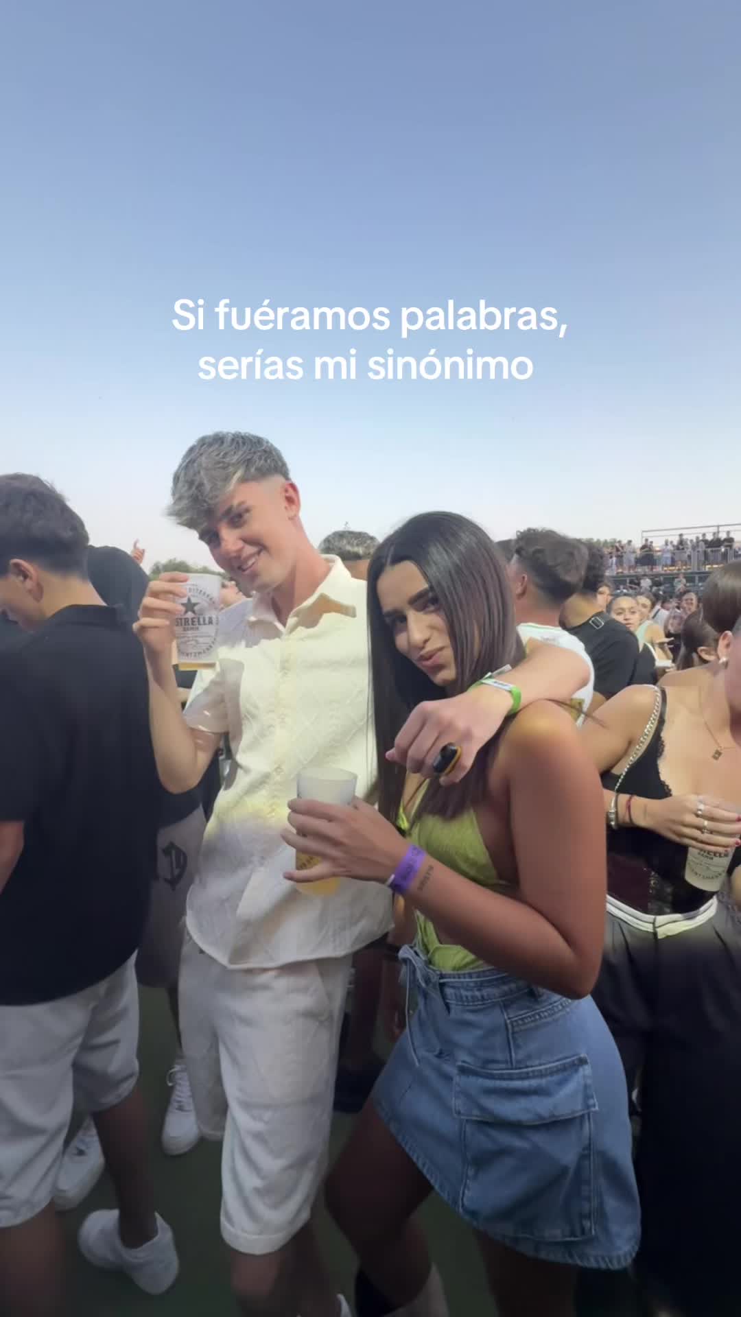 @María