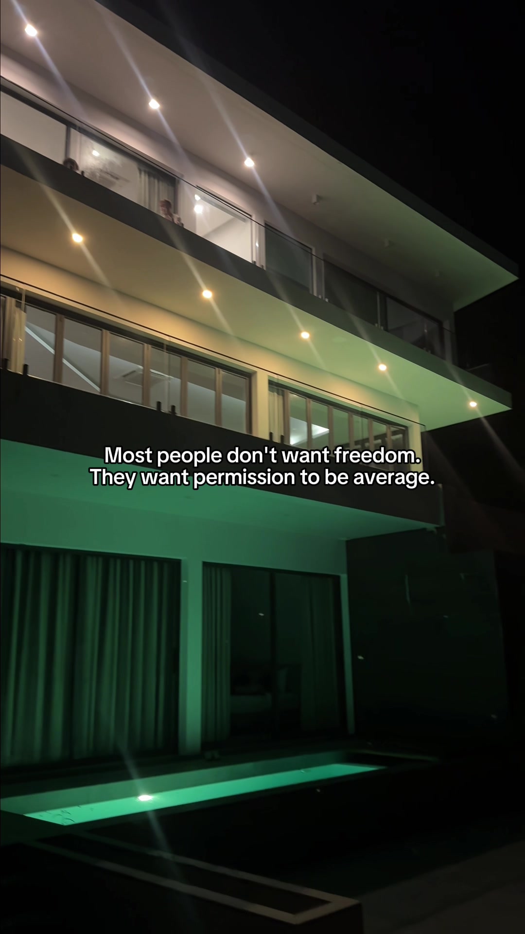 @Wozy