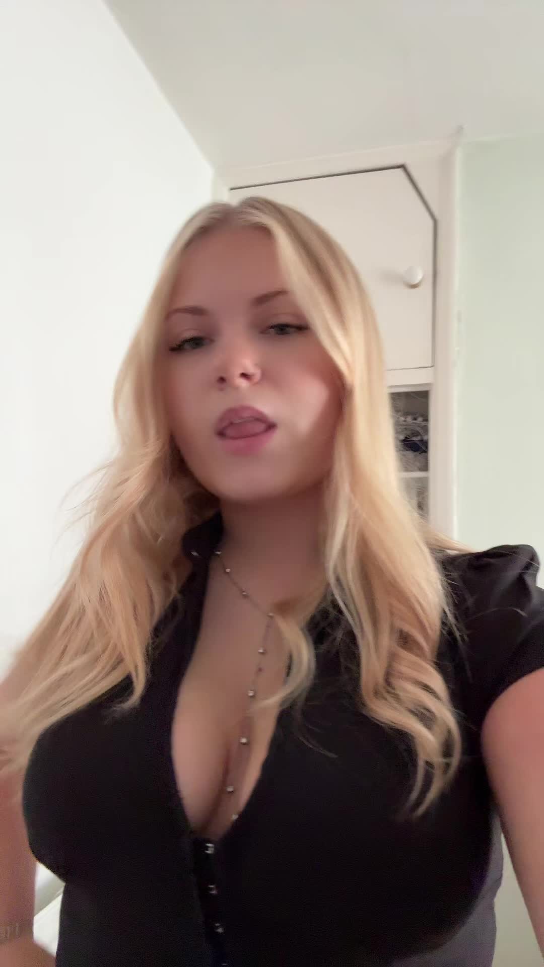 @M 🍒