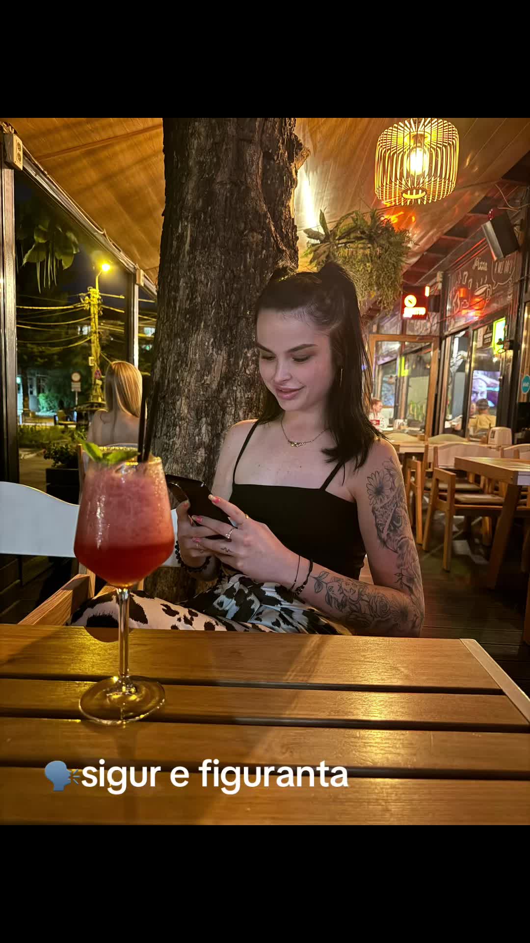 @Lari🌸