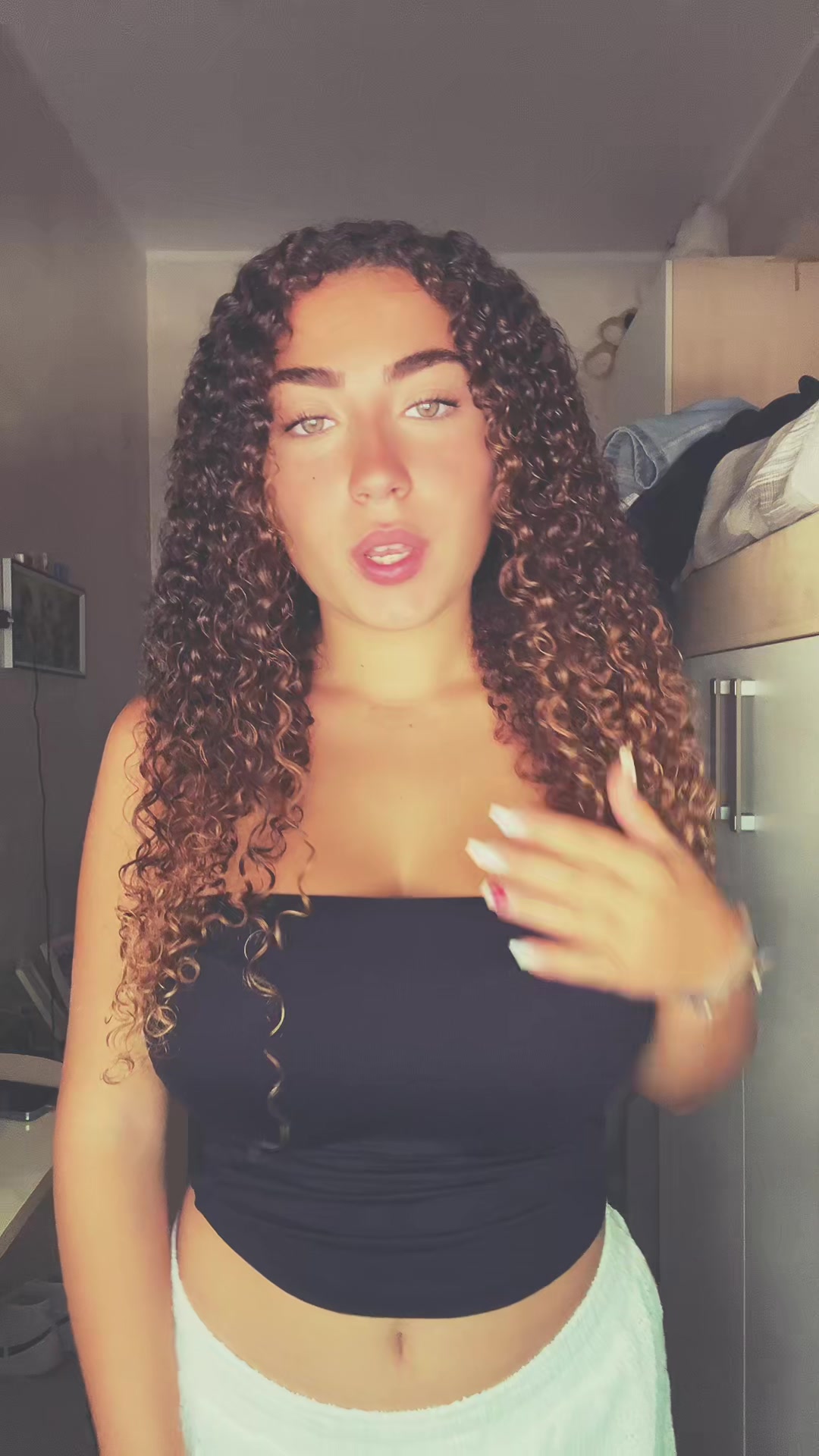 @laura