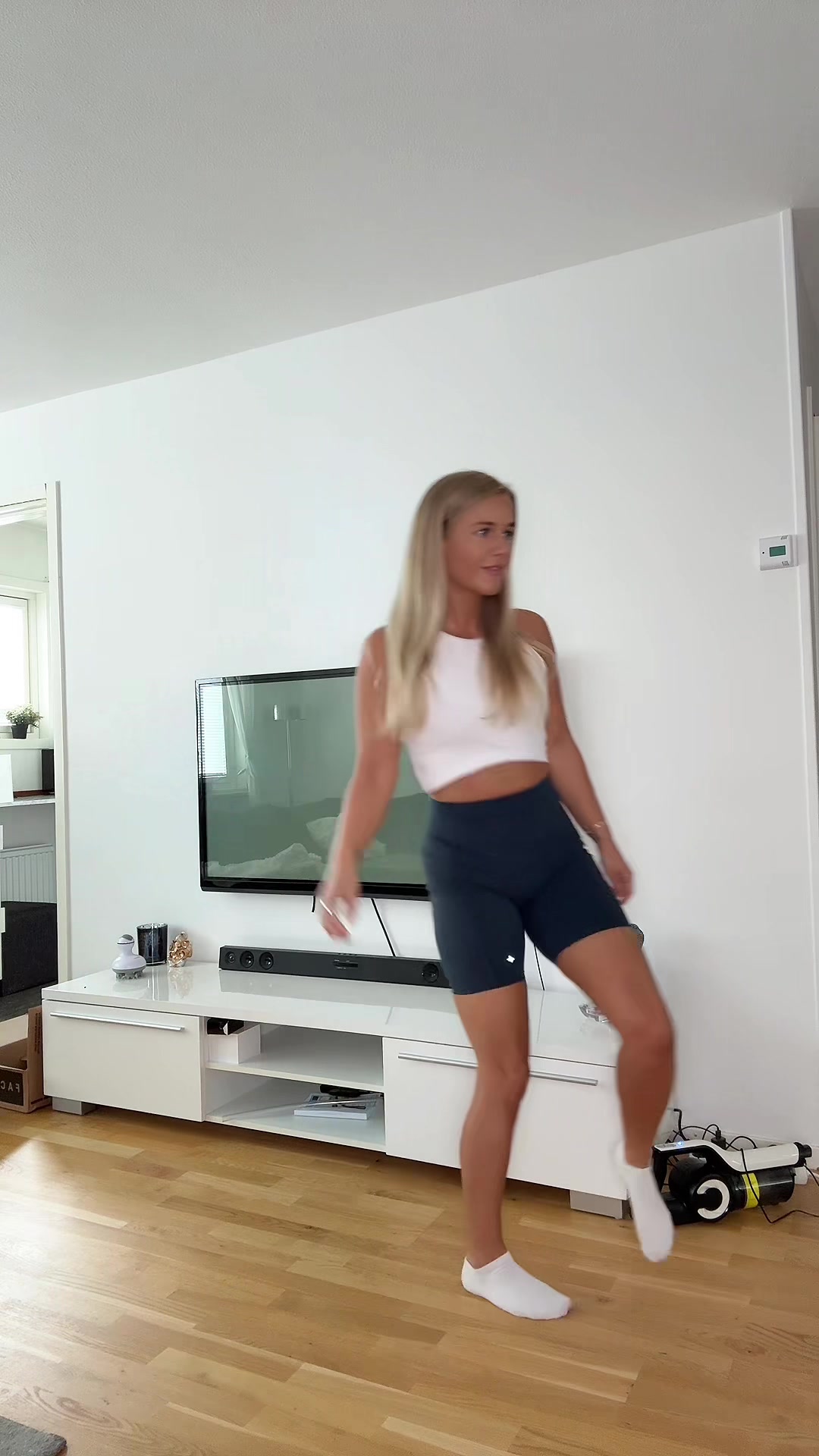 @MIAZ (Mia Emelia)