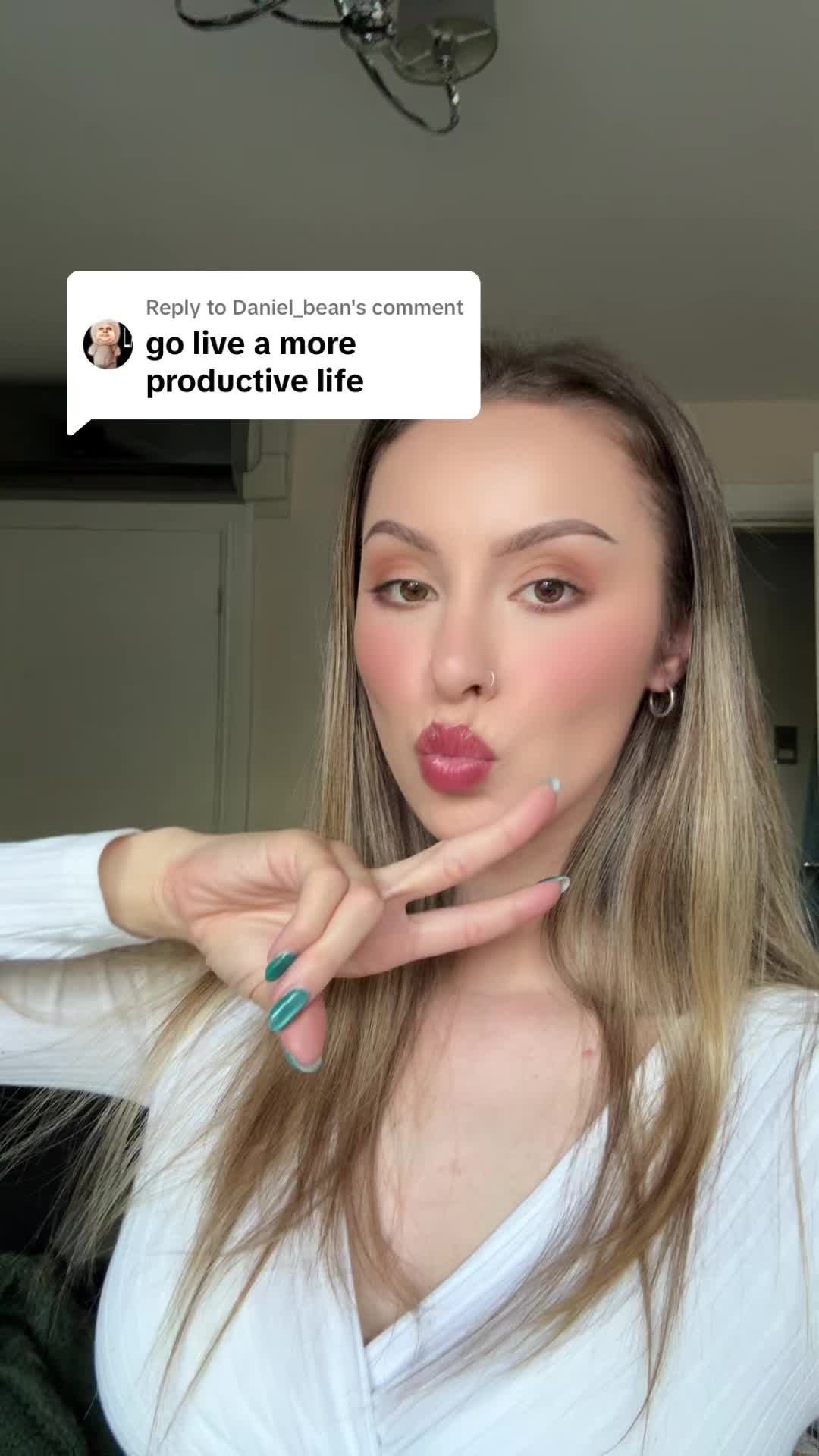 @ThatgirlH