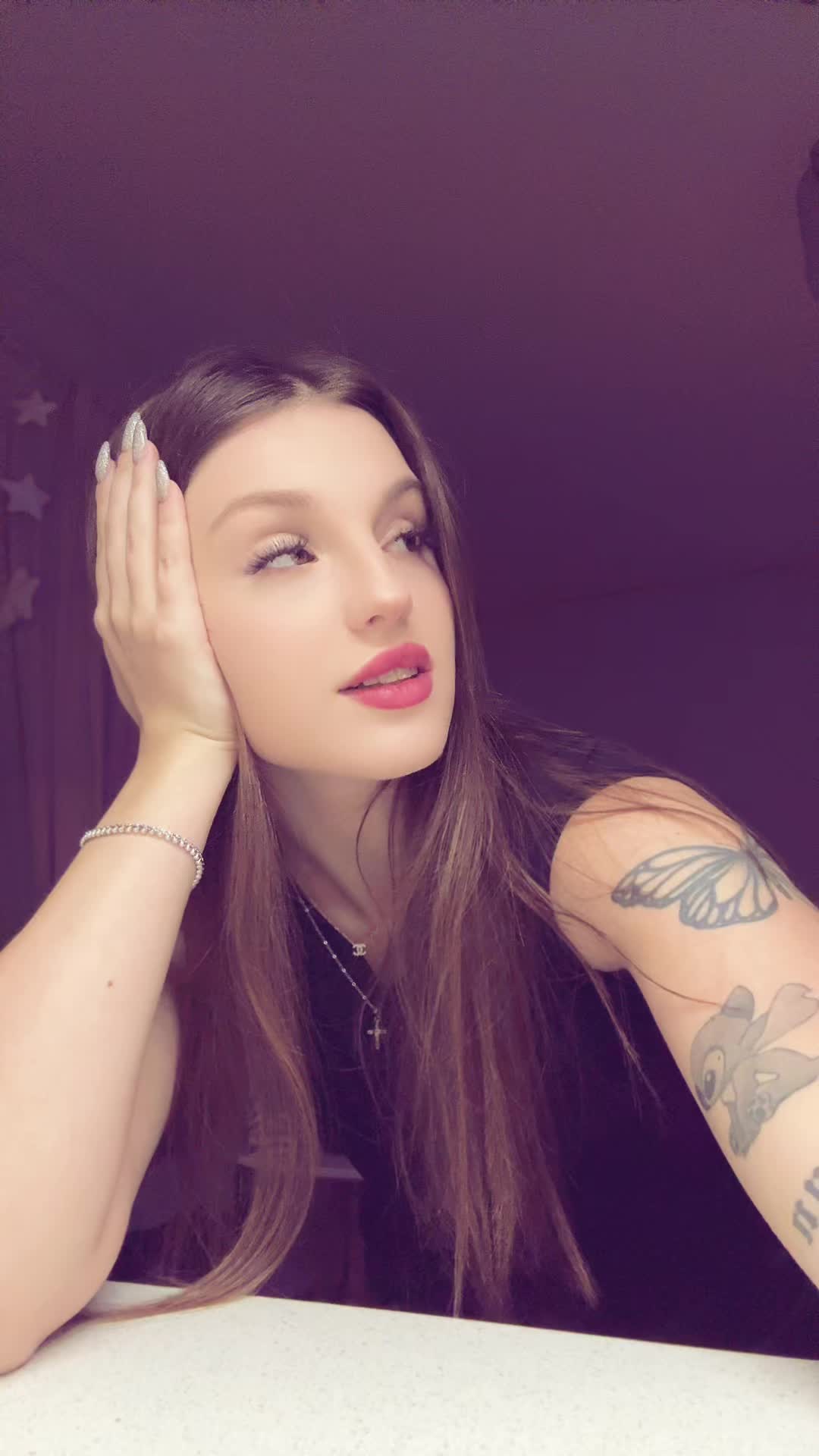 @Ari🤍