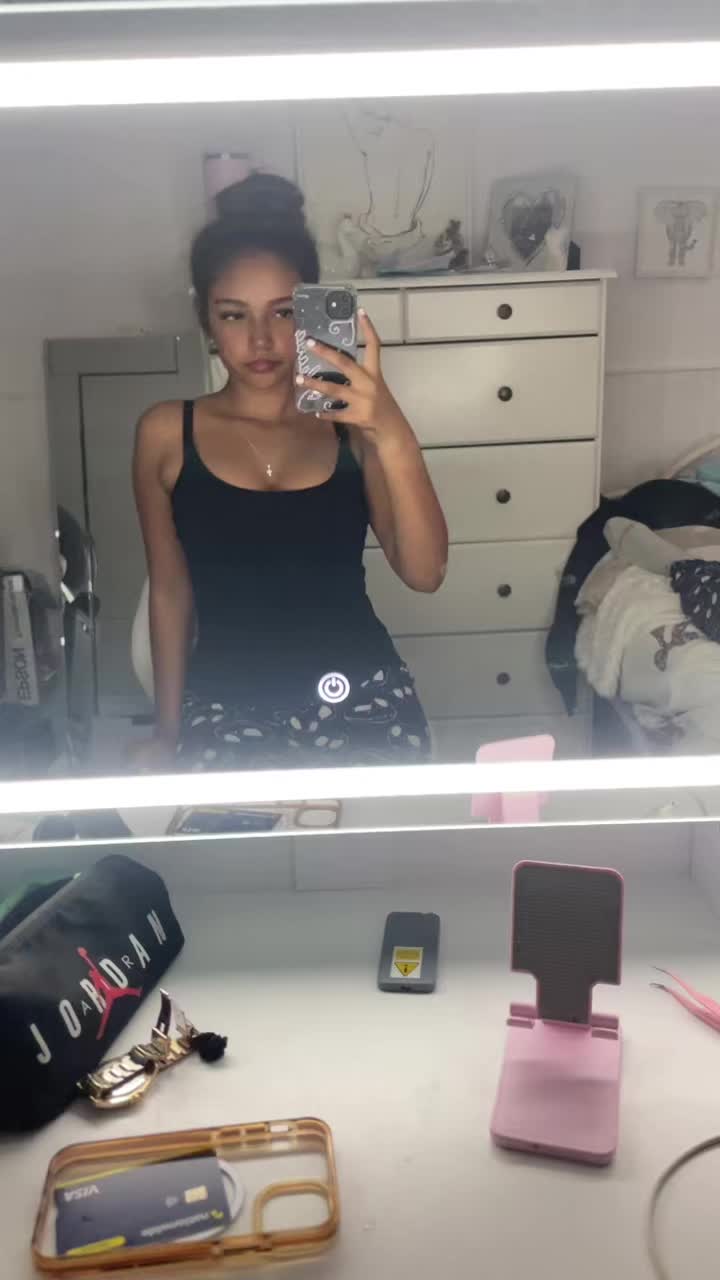 @🦄