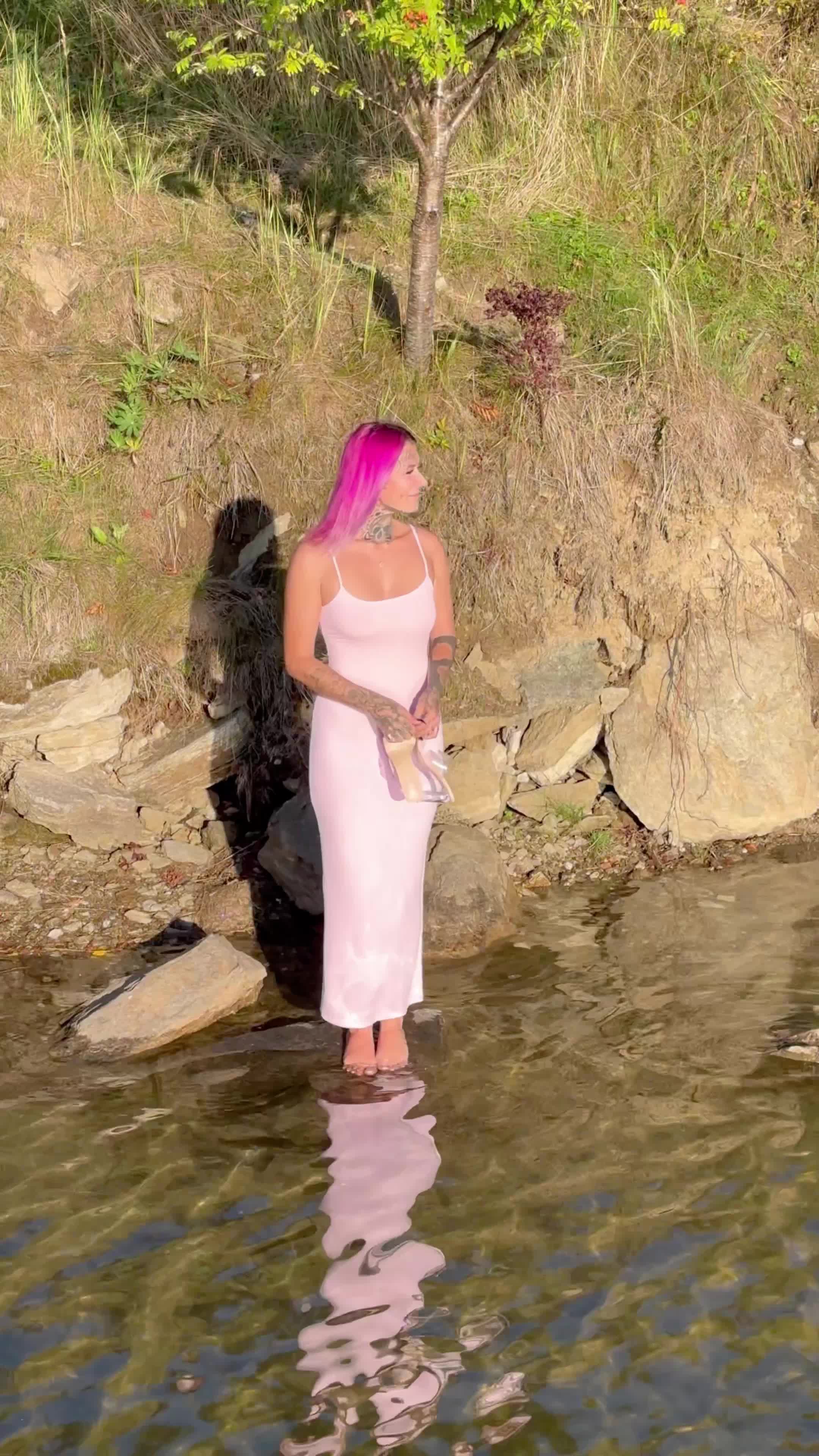 @Roxxy Red