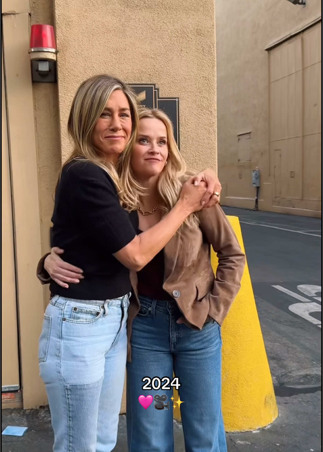 @JenAnistonFans