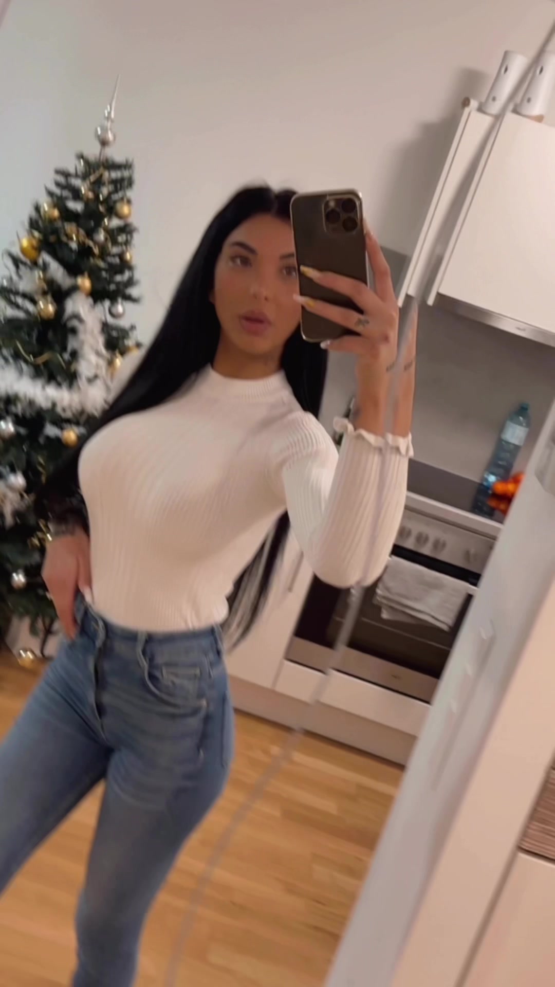 @🖤