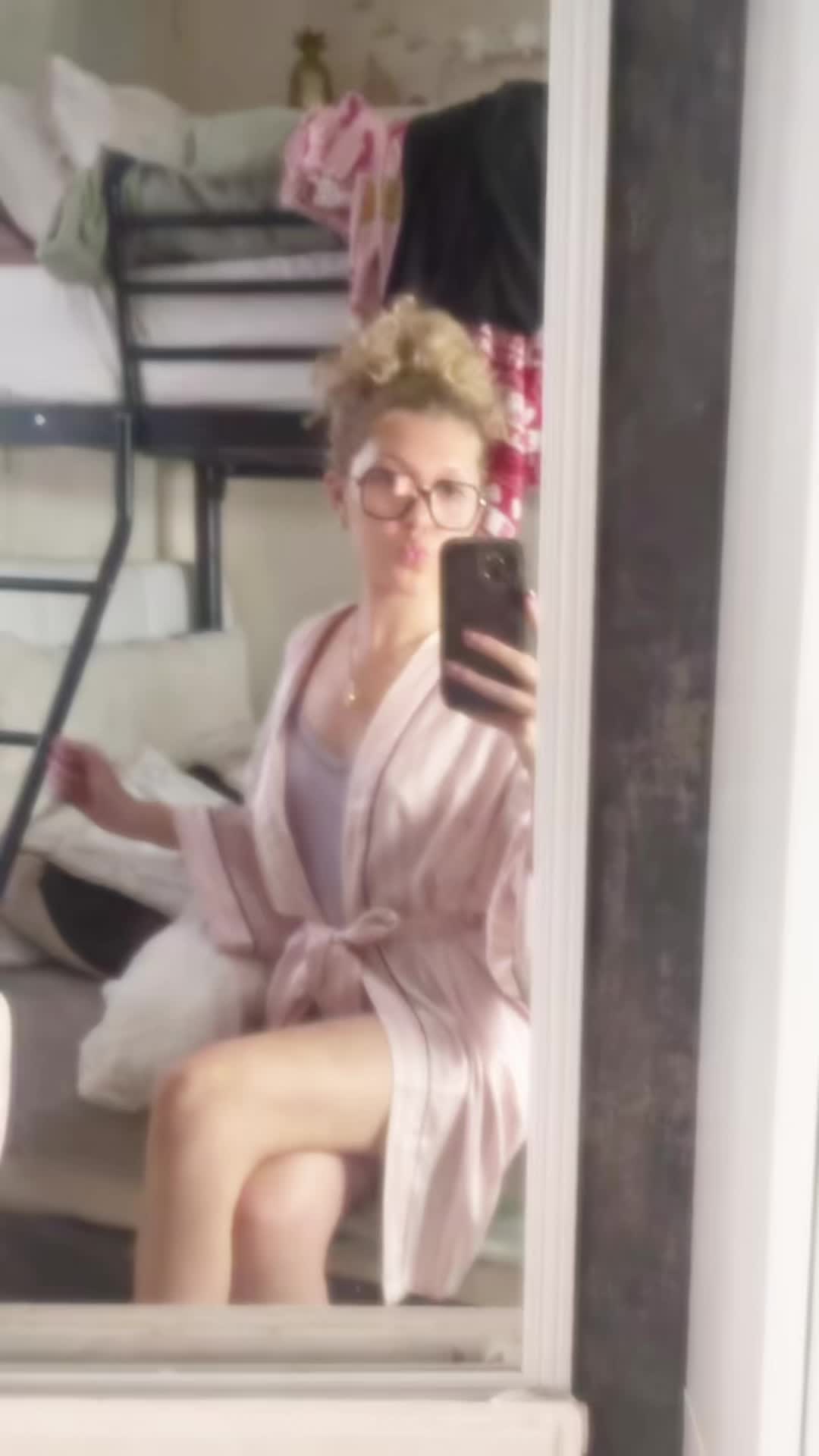 @𝓁ℯ𝒶𝒽ꨄ