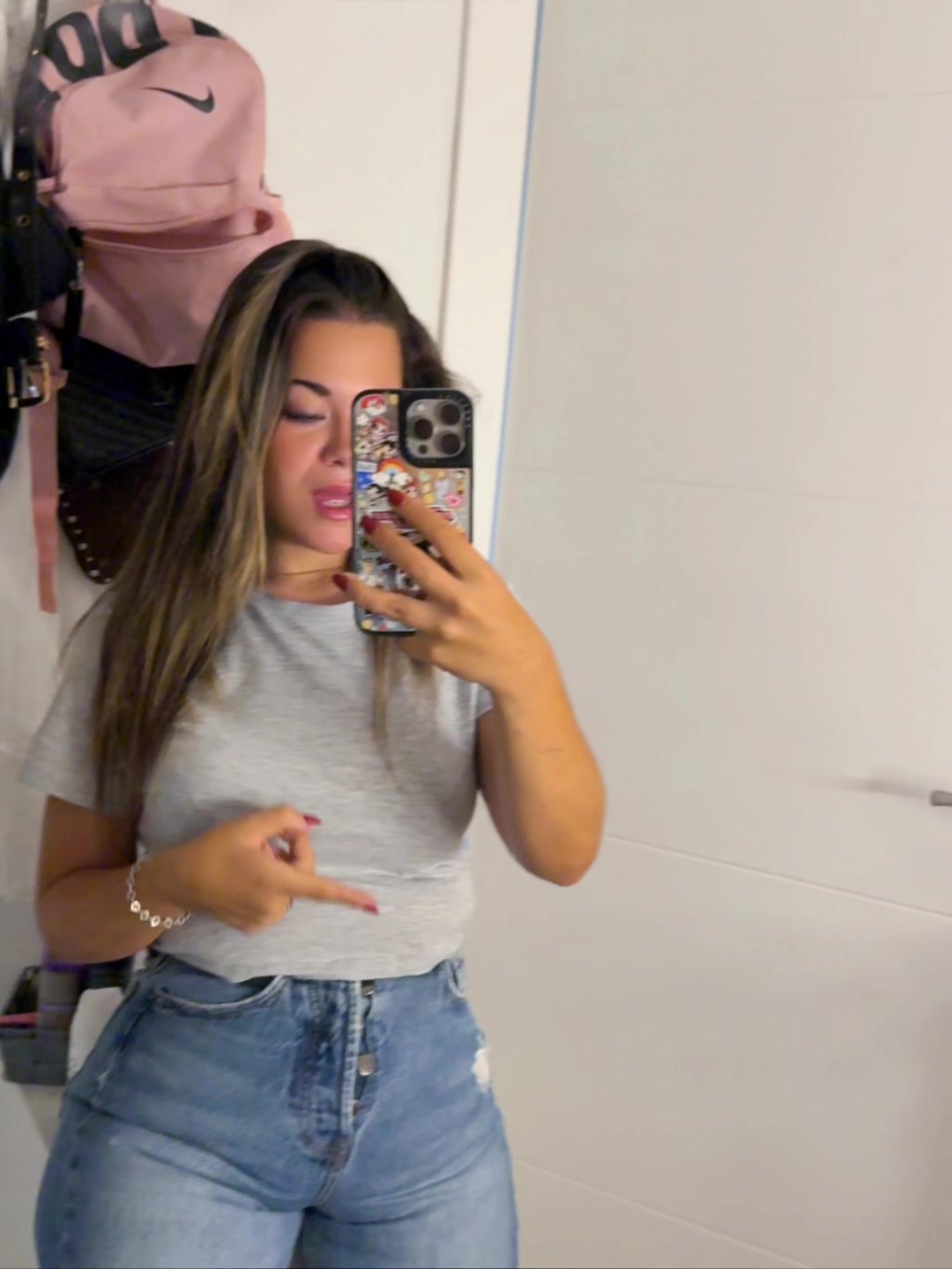 @carlaafelipee