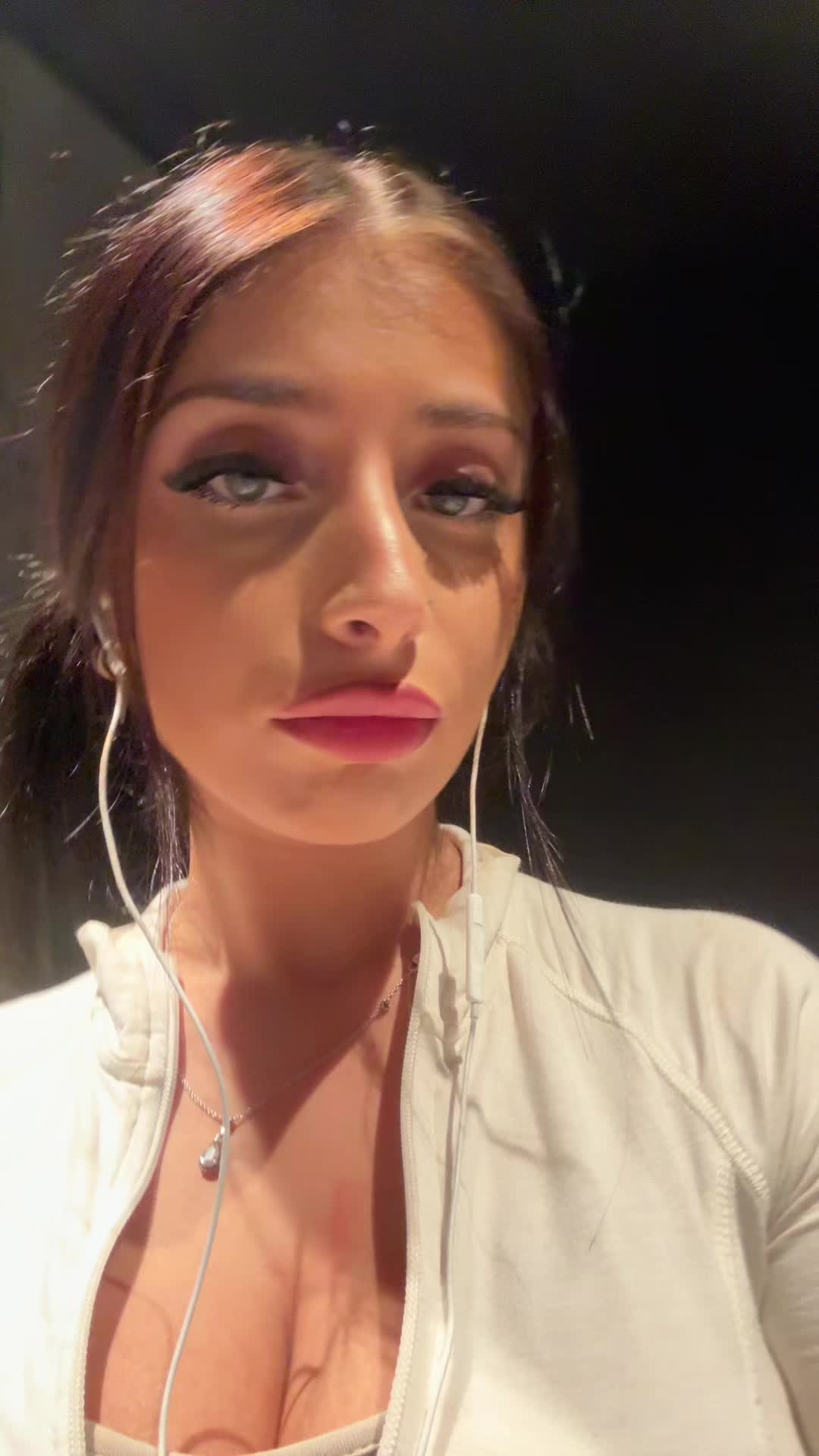 @elina