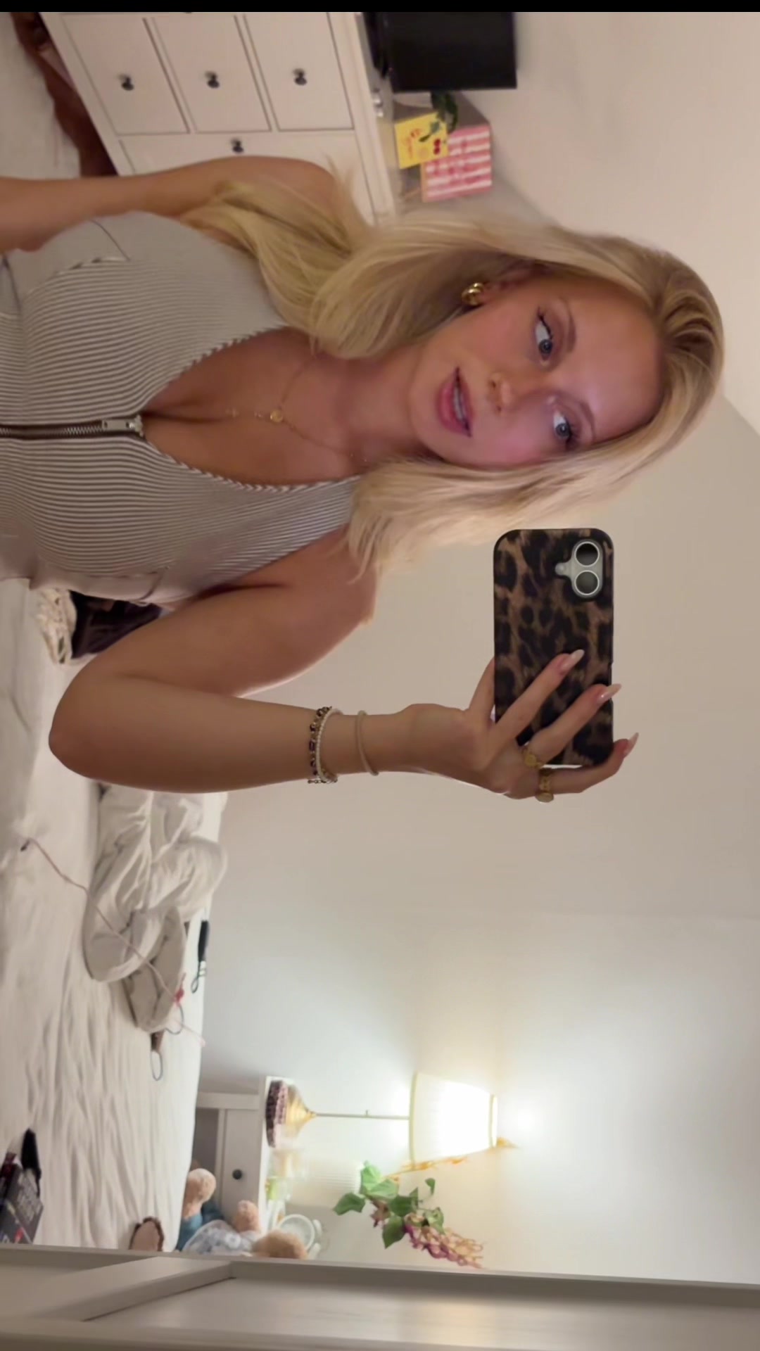 @Sabrina