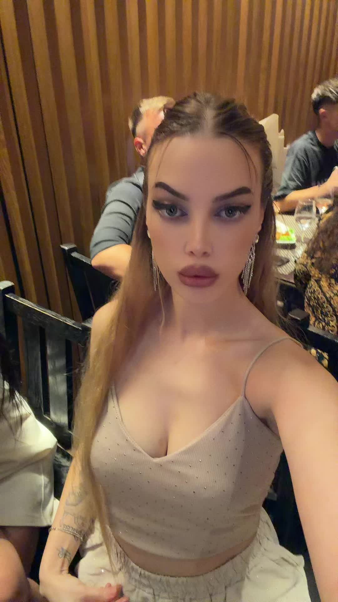 @Larisa AL