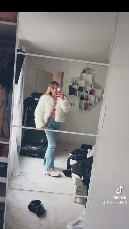 @𝐸𝓂𝒾𝓁𝒾𝒶 𝒮𝒶𝒾𝒸𝒶𝓃𝑒