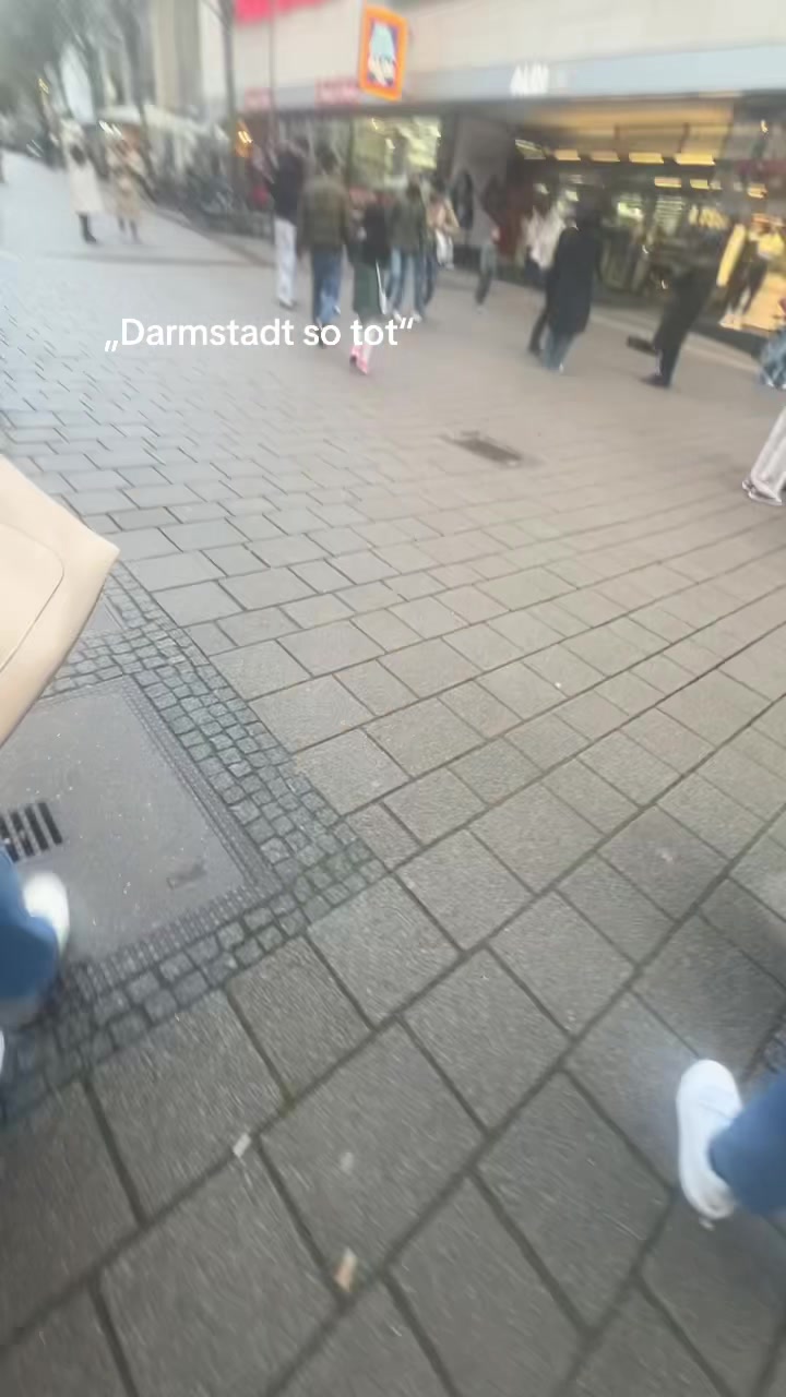 @🀥