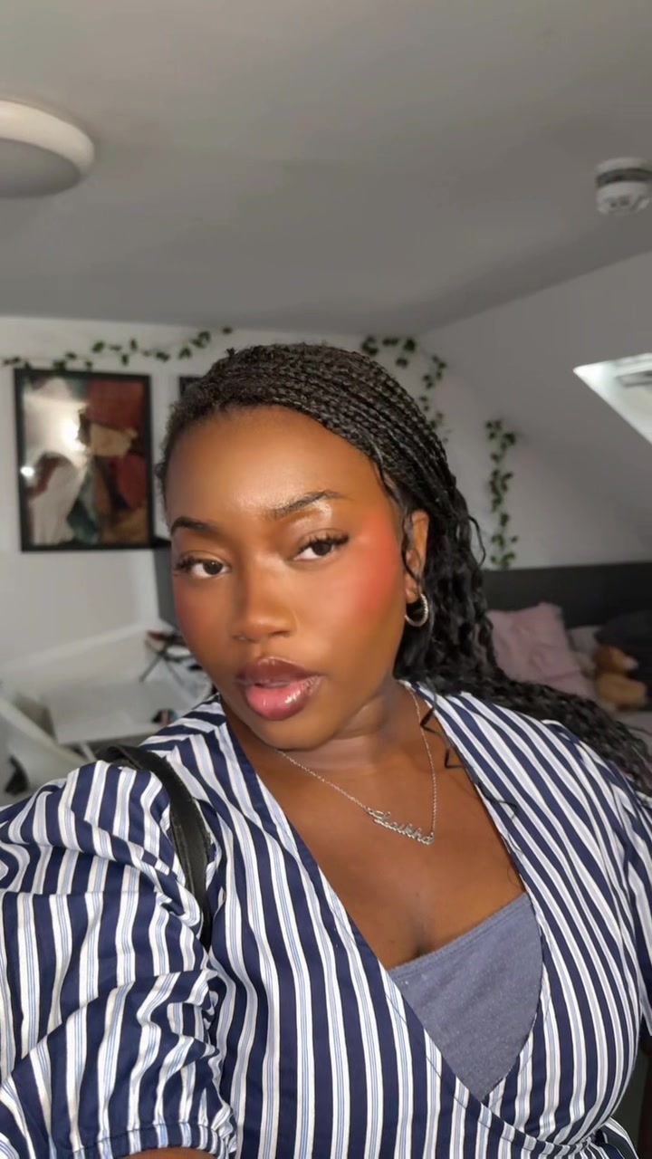 @Laylay
