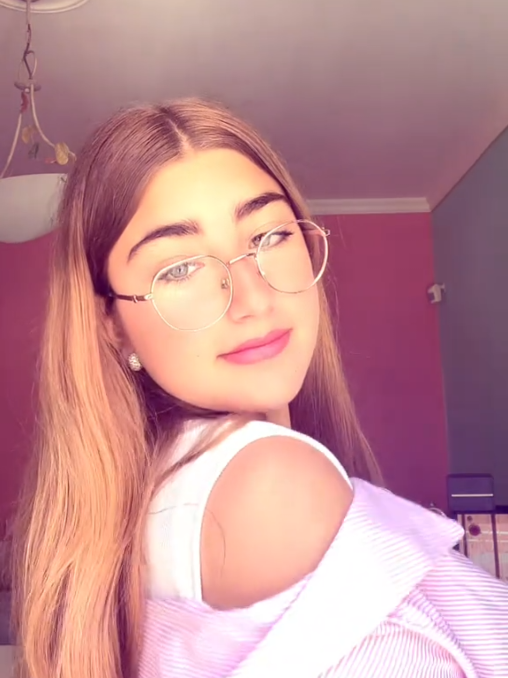 @lolaxfriends._