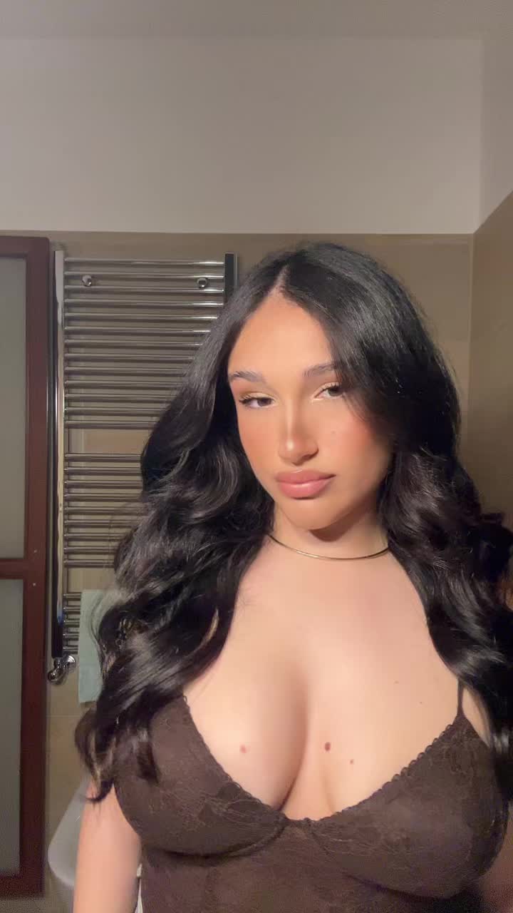 @E S S E🦋
