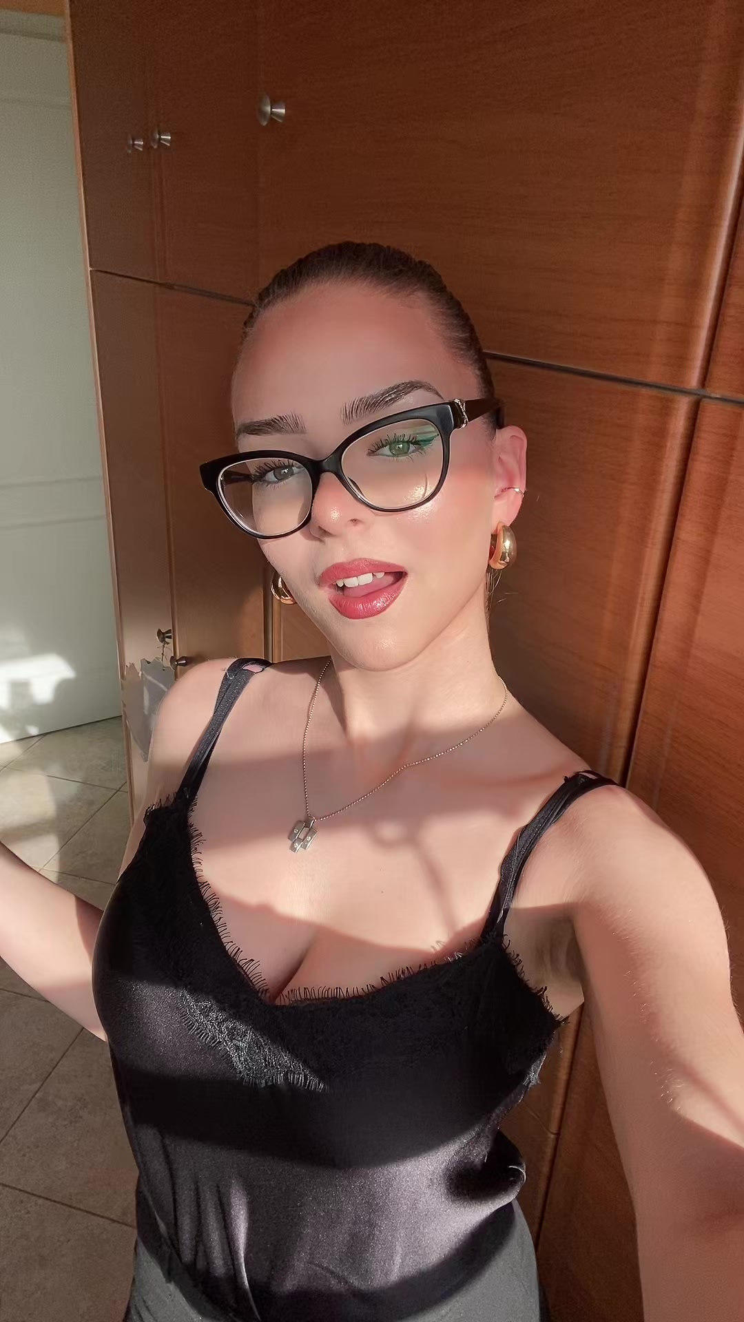 @𝐸𝑙𝑒𝑛𝑖𝑖𝑖🌹