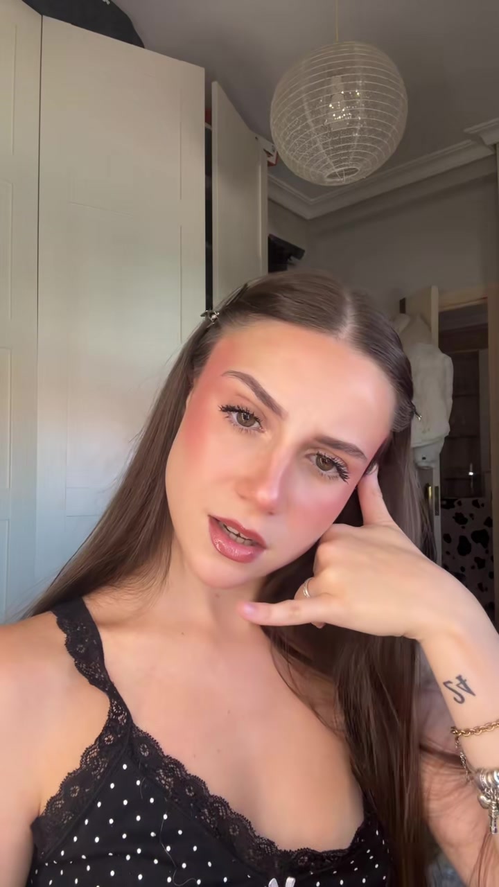 @Lauraa✨
