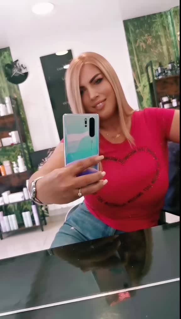 @👑❝𝓠𝓾𝓮𝓮𝓷 ❞👑