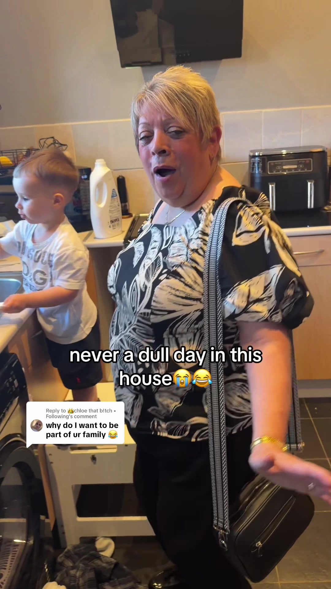 @๐๐๐๐๐ฃ๐