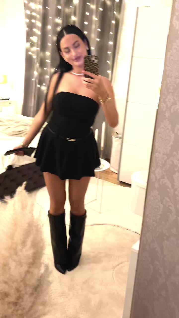 @𝓔𝓶𝓮𝓵𝓲𝓮