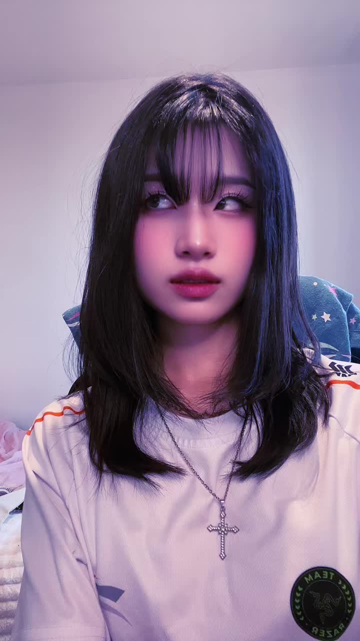 @*:・゚✧ Elle *:・゚✧