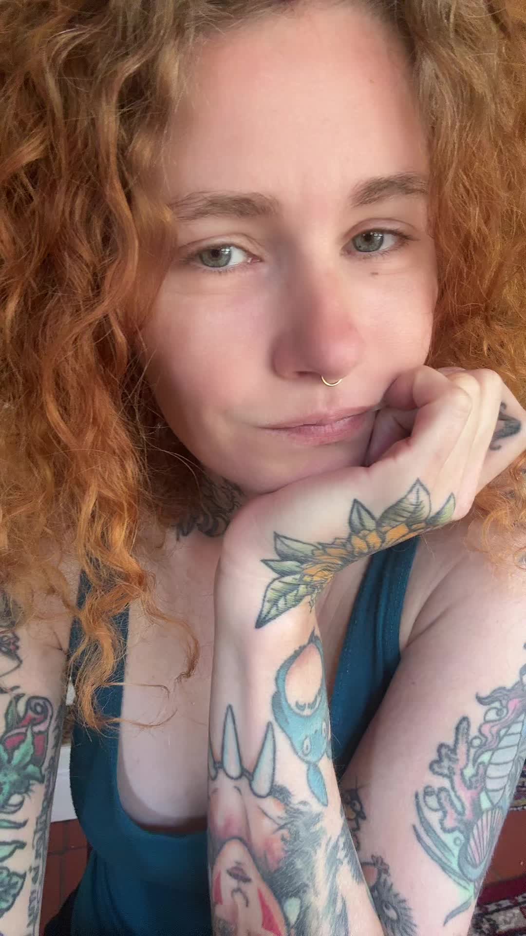 @Curlyhairwithtattoos