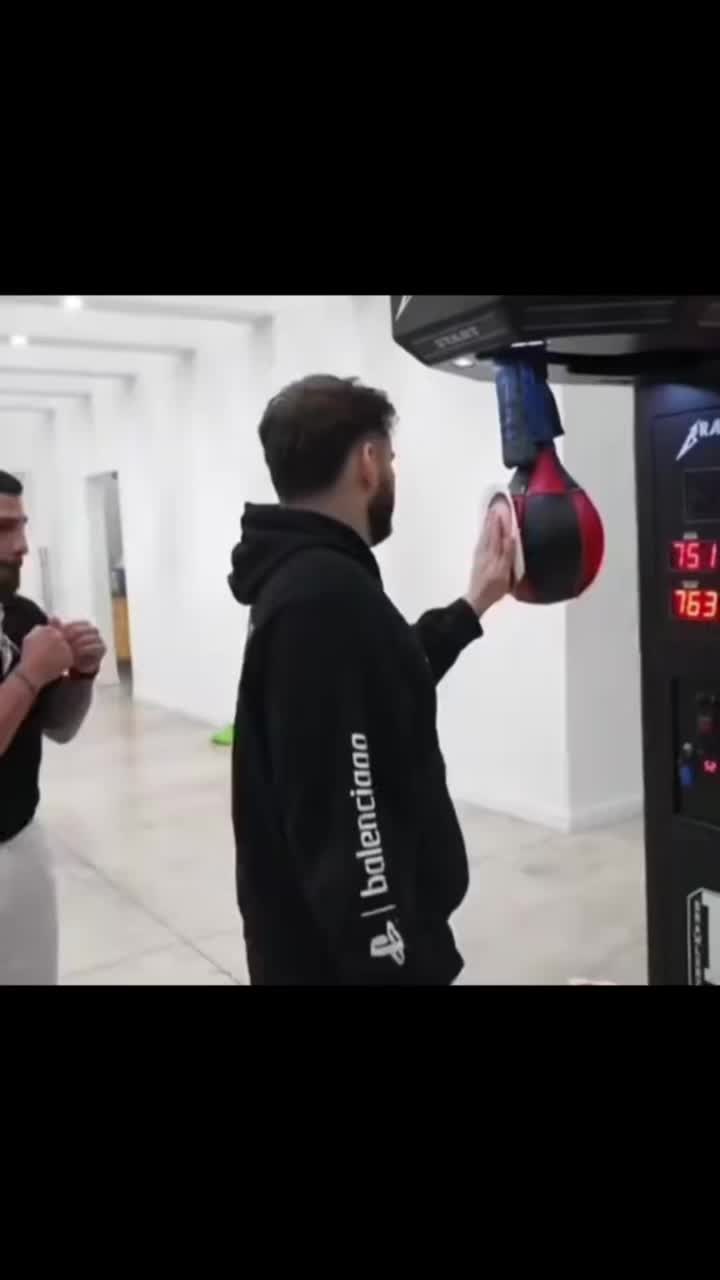 @w r e s t l e r 🤼♂️