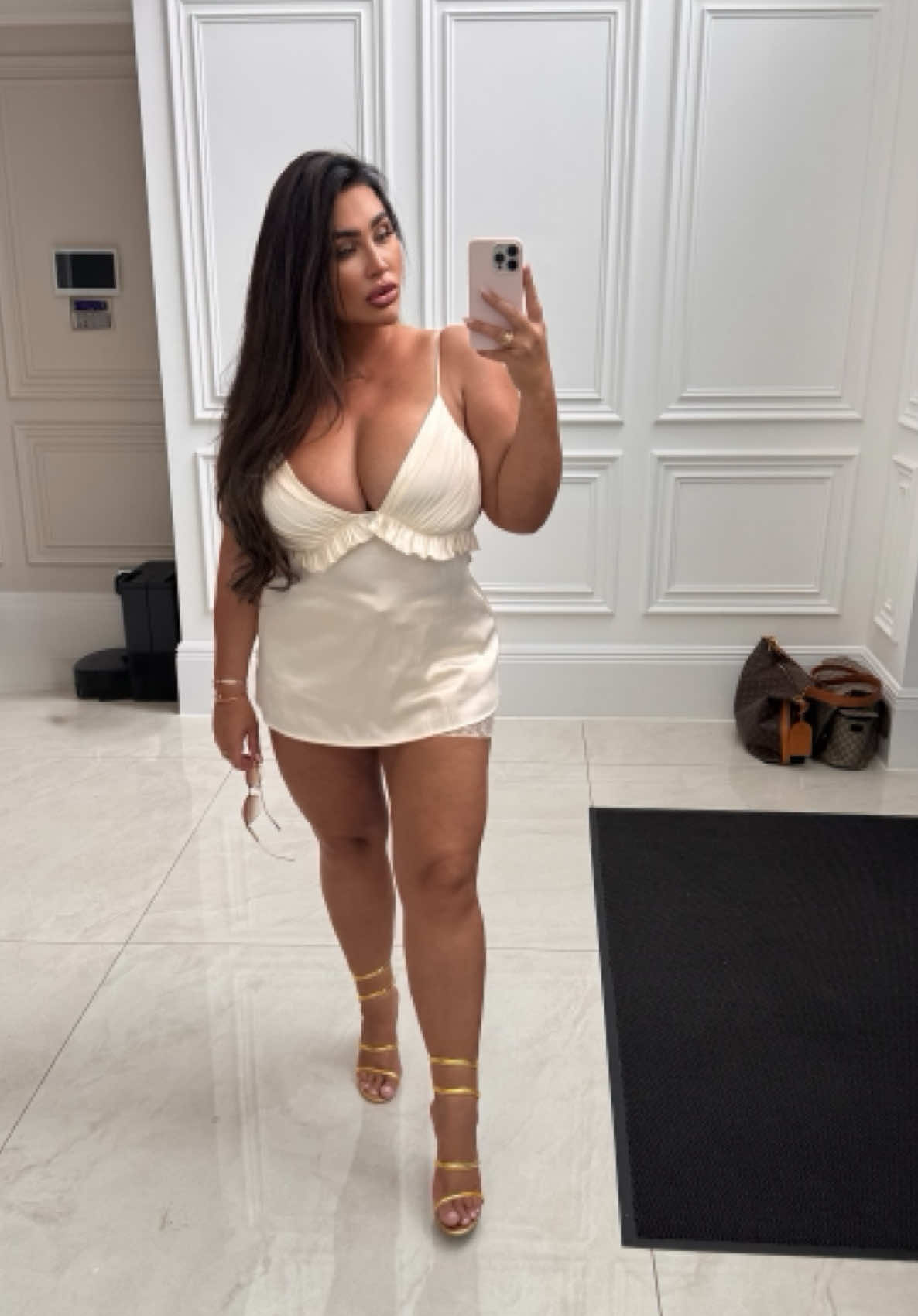 @Lauren Goodger