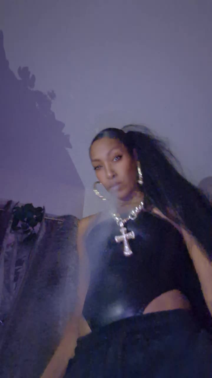 @CooleyQueen👑🇬🇧🇯🇲