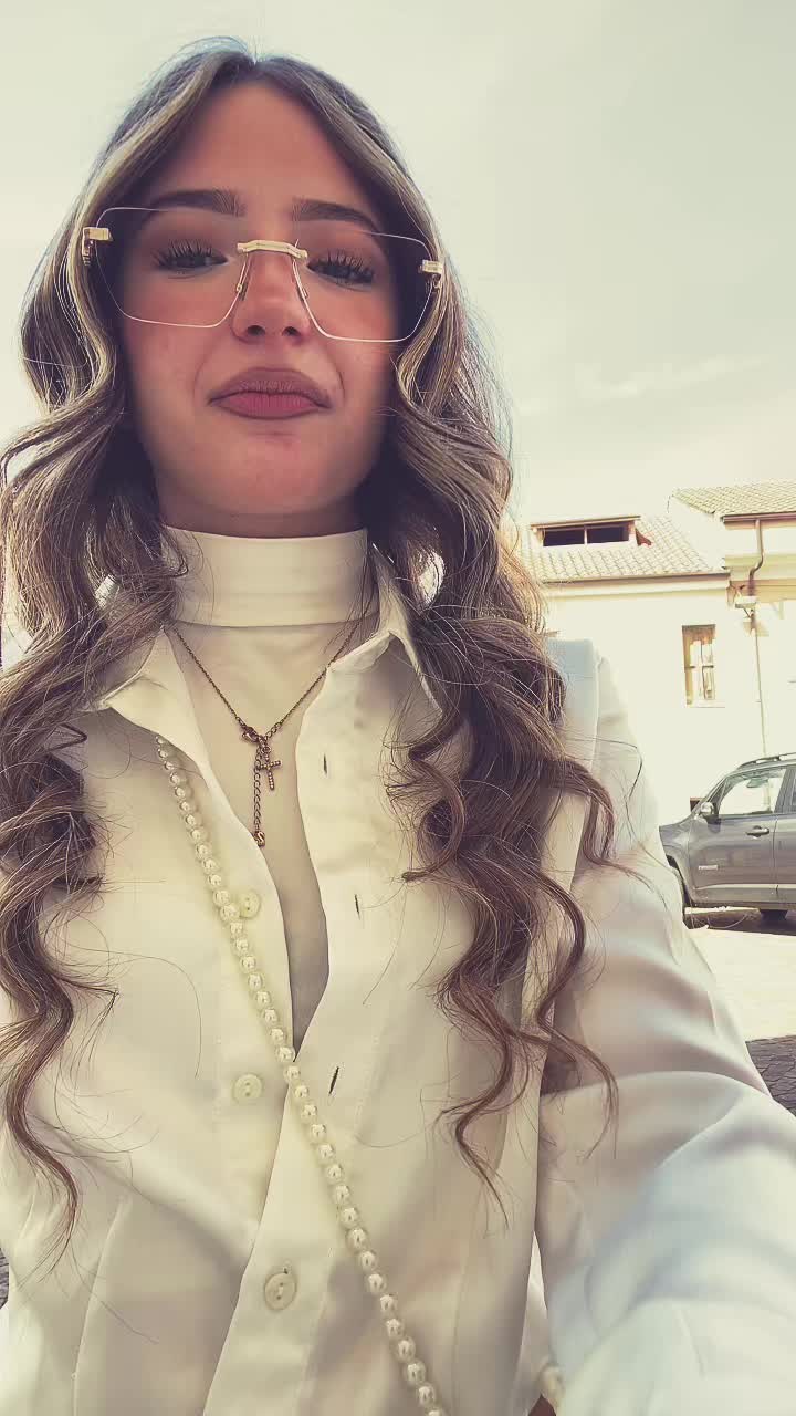 @auroralipari