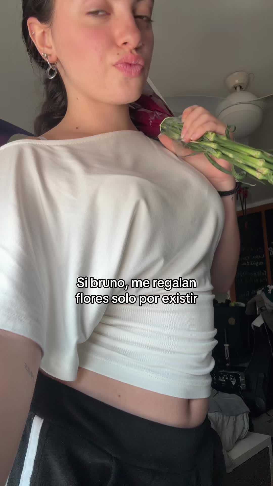 @danielaarosteguii