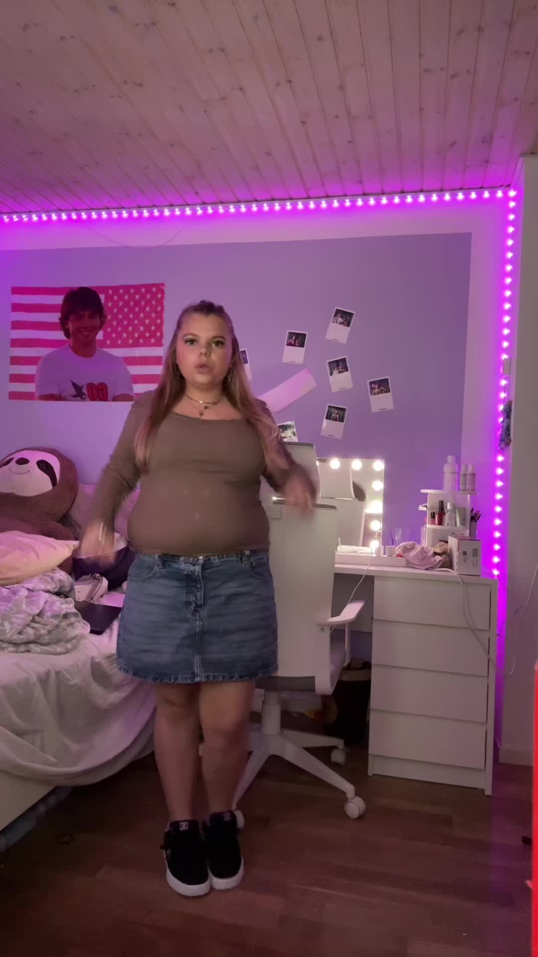 @𝒜<3🧸