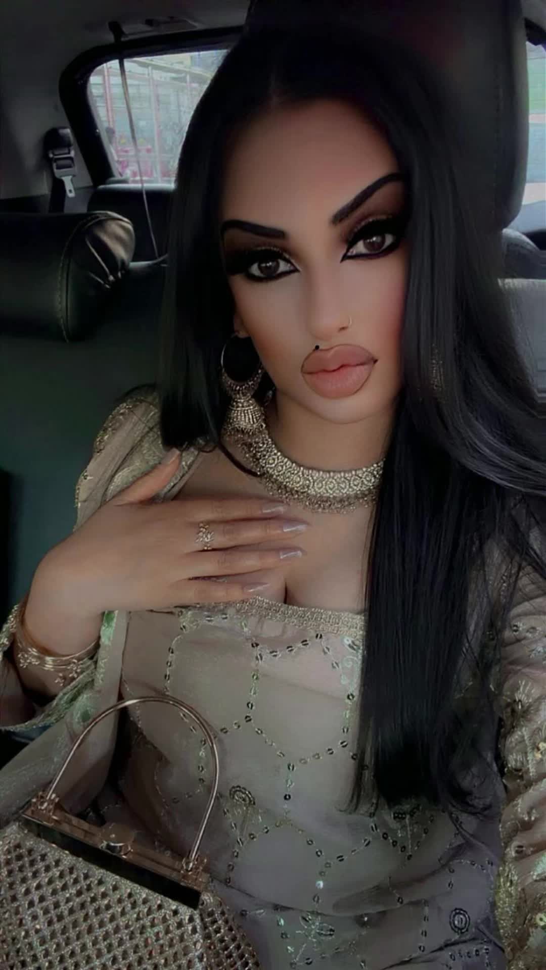 @Heenaaaxo