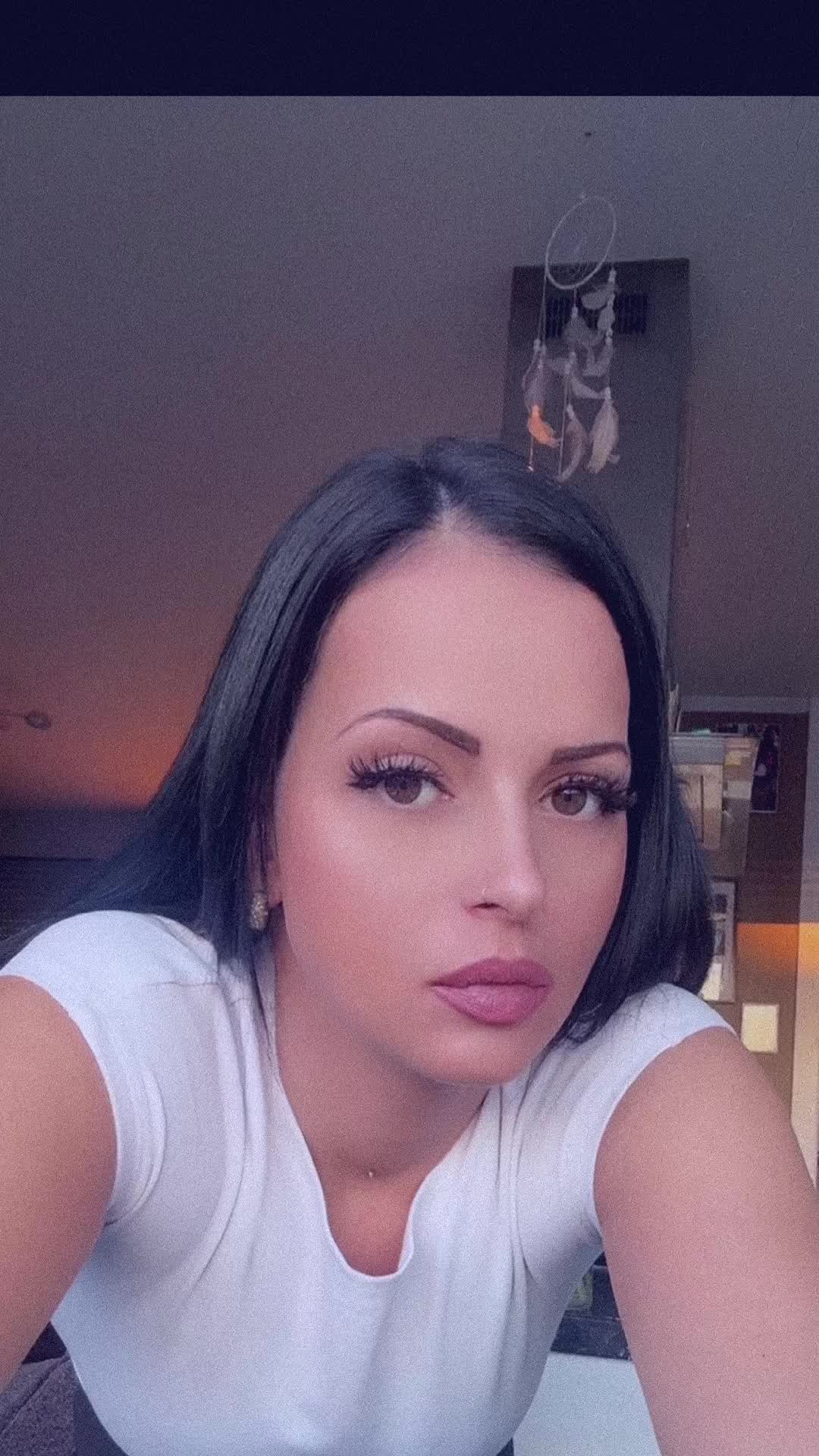 @Sabrina