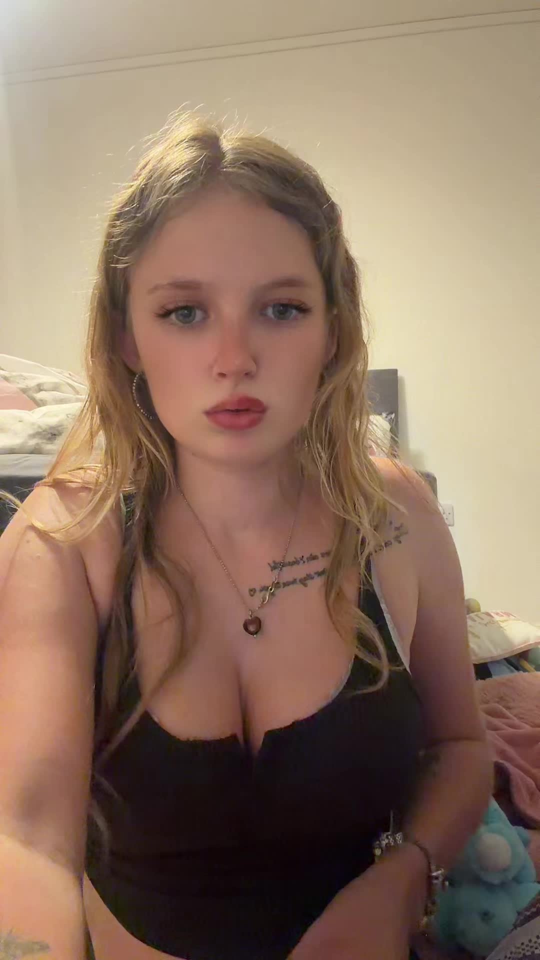 @tinytaraxo
