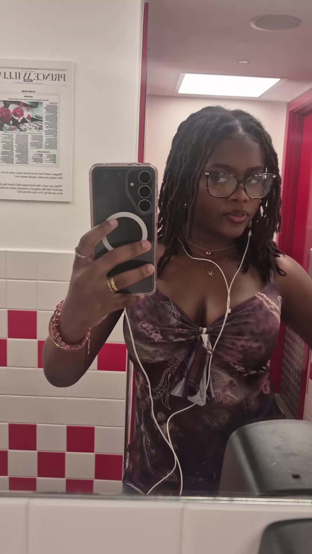 @😋🫰🏾